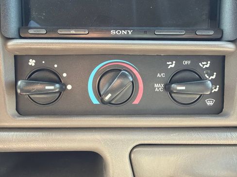 Used 2002 Ford F350 Lariat AWD/4WD image 32