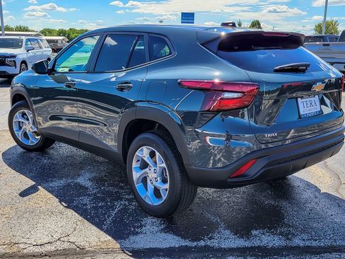 New 2026 Chevrolet Trax LS w/ LS Convenience Package FWD image 7