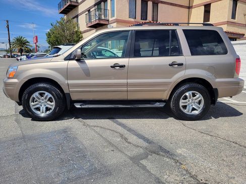 Used 2004 Honda Pilot EX image 2