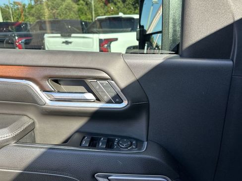 Used 2024 GMC Sierra 3500 Denali w/ Denali Reserve Package image 30