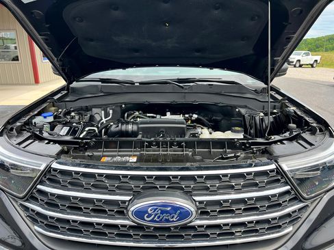 Used 2023 Ford Explorer XLT w/ Equipment Group 202A image 31