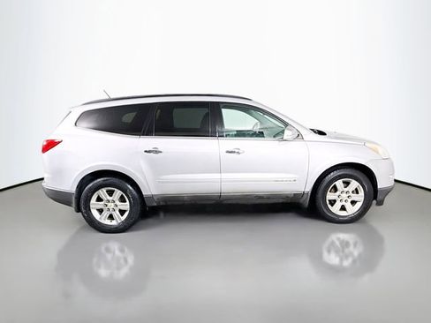 Used 2009 Chevrolet Traverse LT FWD image 5
