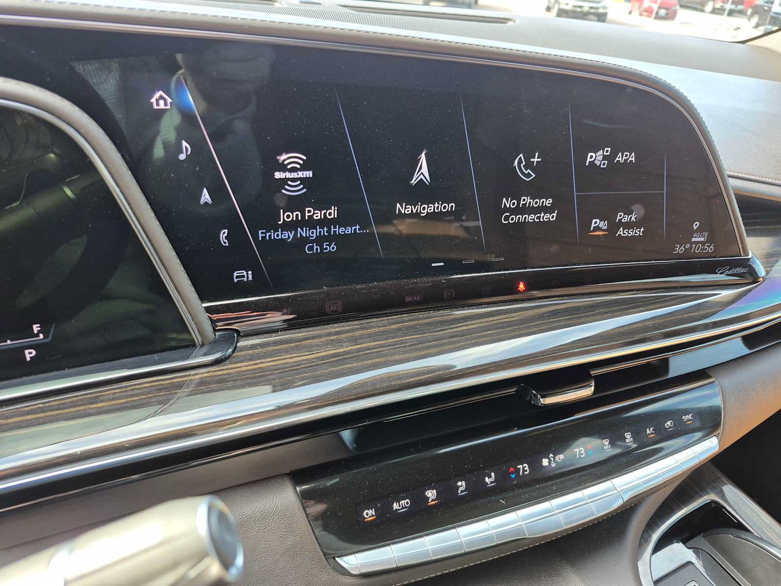 Used 2021 Cadillac Escalade ESV Premium Luxury w/ Driver Assist Tech Package AWD/4WD image 21