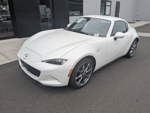 Used 2023 MAZDA MX-5 Miata Grand Touring RWD image 2