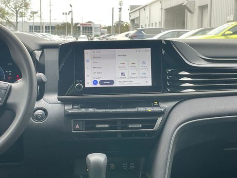 Used 2025 Toyota Camry LE image 21