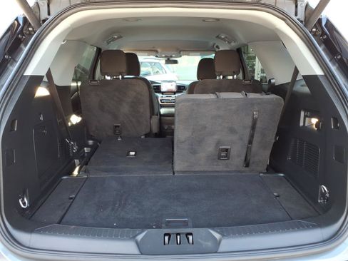 Certified 2023 Ford Explorer XLT w/ Class IV Trailer Tow Package AWD/4WD image 18