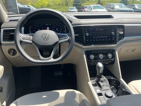 Certified 2023 Volkswagen Atlas SE w/ Panoramic Sunroof Package AWD/4WD image 17