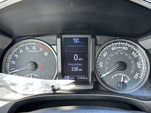 Used 2019 Toyota Tacoma TRD Off-Road w/ Technology Package AWD/4WD image 36