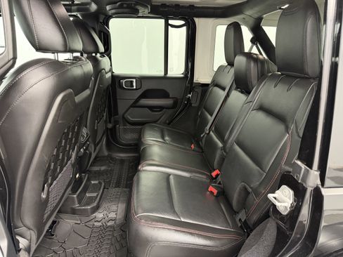 Used 2018 Jeep Wrangler Unlimited Rubicon w/ Safety Group AWD/4WD image 23