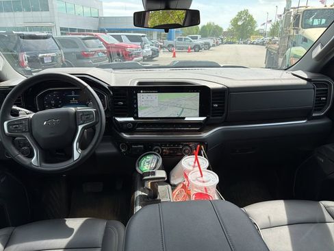 Used 2025 Chevrolet Silverado 1500 LT Trail Boss w/ LT Trail Boss Premium Package image 5