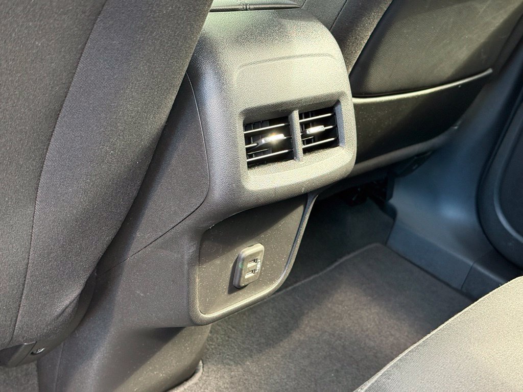 Used 2023 GMC Terrain SLE AWD/4WD image 23