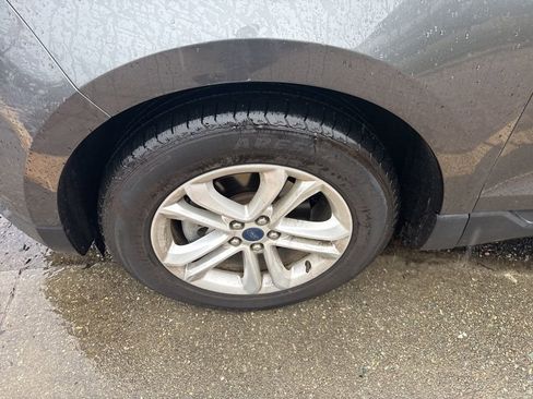 Used 2020 Ford Edge SEL image 5