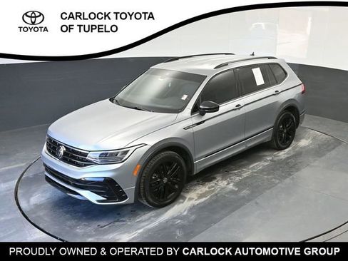 Used 2022 Volkswagen Tiguan SE R-Line image 37