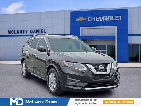 Used 2019 Nissan Rogue SV FWD image 1