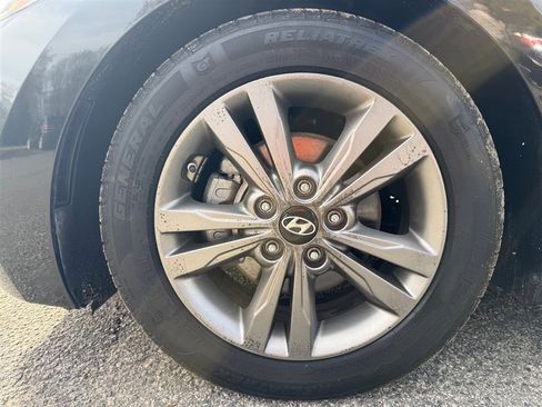 Used 2018 Hyundai Elantra SEL image 32