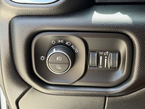 Used 2026 RAM 2500 Laramie AWD/4WD image 26