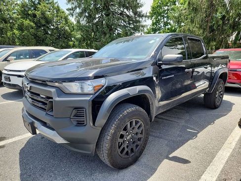 Used 2024 Chevrolet Colorado Trail Boss w/ Advanced Trailering Package AWD/4WD image 3