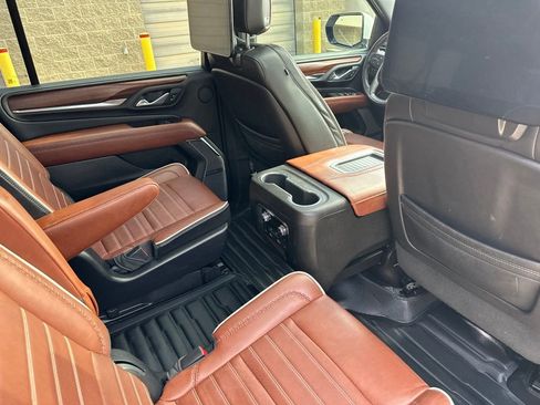 Certified 2023 GMC Yukon XL Denali Ultimate AWD/4WD image 28