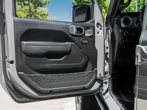 Used 2023 Jeep Wrangler Unlimited Rubicon 4xe w/ Cold Weather Group AWD/4WD image 23
