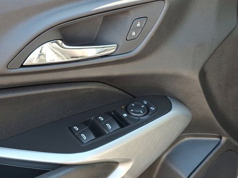 Used 2025 Chevrolet Trax LS image 14