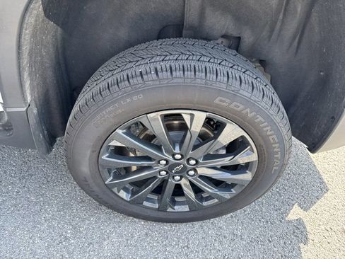 Used 2023 Chevrolet Traverse RS image 12