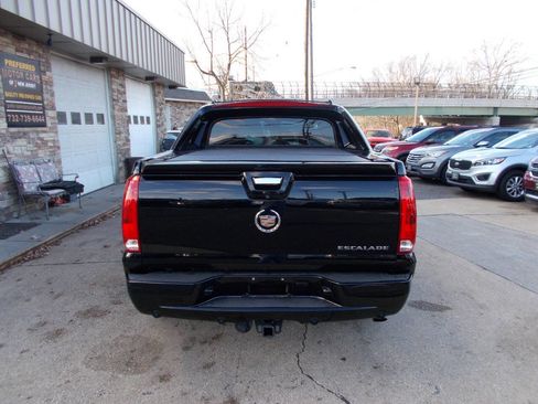 Used 2013 Cadillac Escalade EXT Luxury image 4