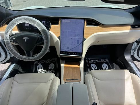Used 2020 Tesla Model S AWD image 17