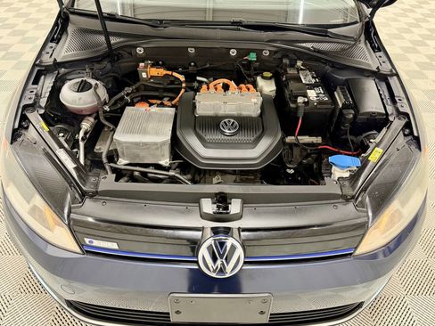 Used 2016 Volkswagen e-Golf SE w/ DC Fast Charging Package image 36
