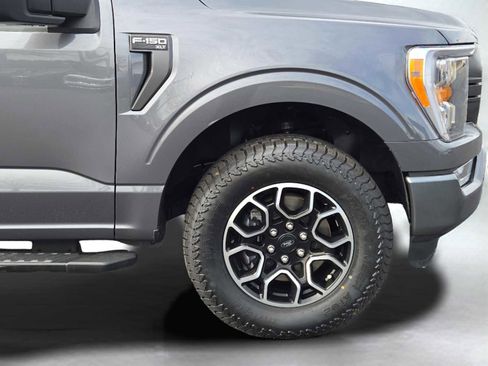 Used 2022 Ford F150 XLT w/ Equipment Group 302A High image 11