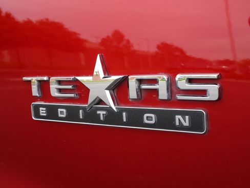 Used 2024 Chevrolet Silverado 1500 LT w/ Leather Package RWD image 23