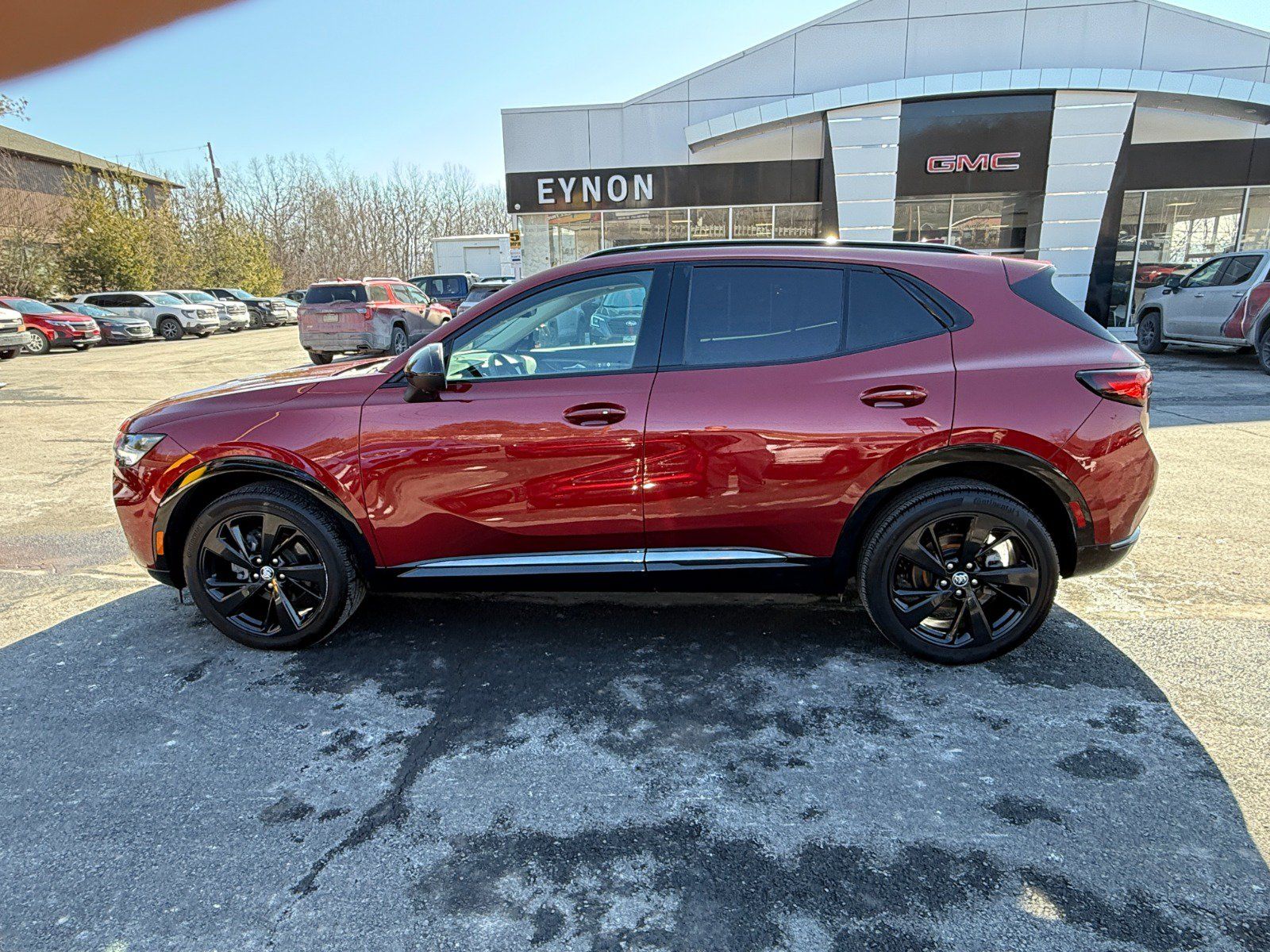 Certified 2022 Buick Envision Essence w/ Technology Package II FWD image 2