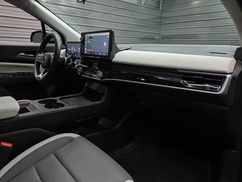 Used 2025 Honda Prologue EX image 13
