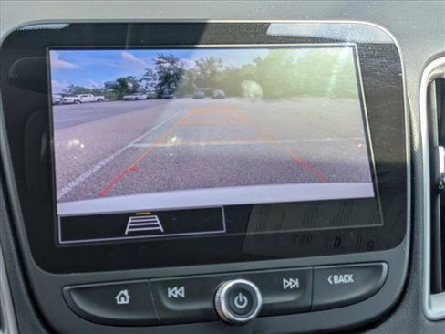 Used 2025 Chevrolet Malibu LT FWD image 13