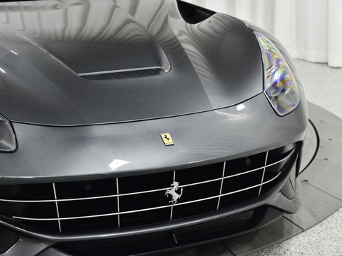 Used 2015 Ferrari F12 Berlinetta image 29