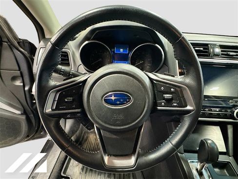 Used 2019 Subaru Outback 2.5i Premium image 11
