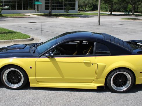 Used 2001 Ford Mustang GT RWD image 11