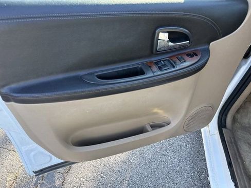 Used 2005 Chevrolet Uplander w/ Climate Package image 16