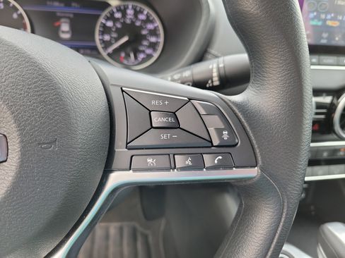 Used 2025 Nissan Sentra SV w/ Trunk Package image 15