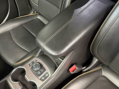 Used 2022 GMC Terrain AT4 AWD/4WD image 18