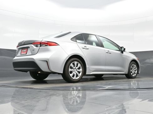 Used 2024 Toyota Corolla LE image 29