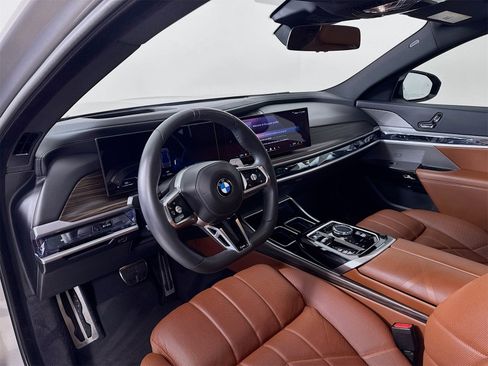 Used 2023 BMW 760i xDrive w/ Luxury Rear Seating Package image 10