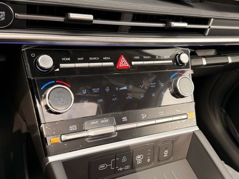 New 2025 Hyundai Santa Fe Limited image 24