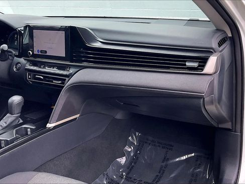 Used 2025 Toyota Camry LE FWD image 21
