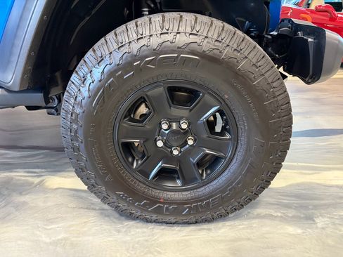Used 2021 Jeep Gladiator Mojave w/ Trailer Tow Package AWD/4WD image 26