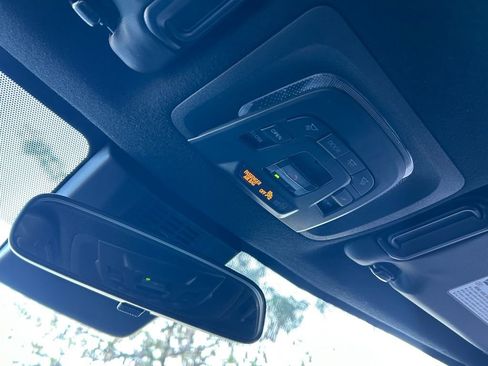 Used 2023 Toyota Corolla SE w/ SE Premium Package image 44