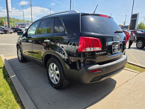 Used 2013 Kia Sorento LX AWD/4WD image 6