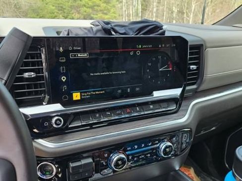 Used 2026 GMC Sierra 2500 SLT w/ SLT Premium Package image 5