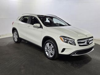 Used 2017 Mercedes-Benz GLA 250 4MATIC w/ Premium Package image 1