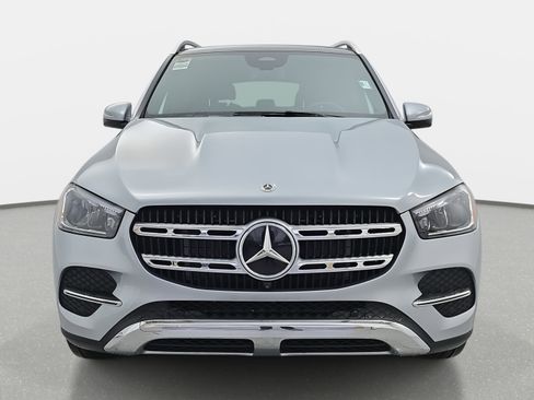 Used 2025 Mercedes-Benz GLE 450 4MATIC image 2