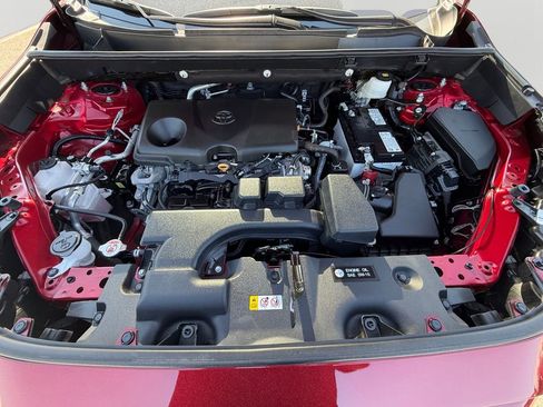 Used 2025 Toyota RAV4 LE image 9